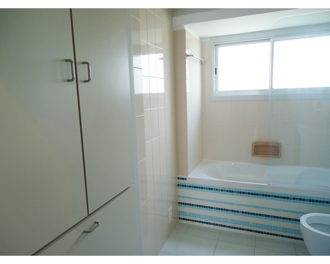3 Bedroom Apartment for Sale in Agios Tychonas, Limassol District