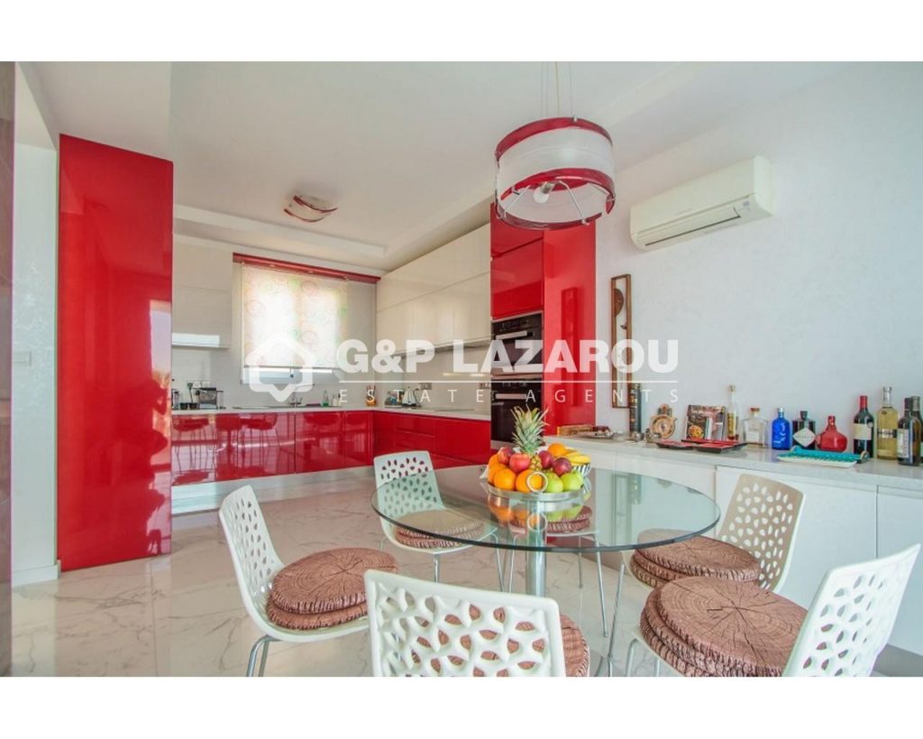5 Bedroom House for Sale in Agios Tychonas, Limassol District