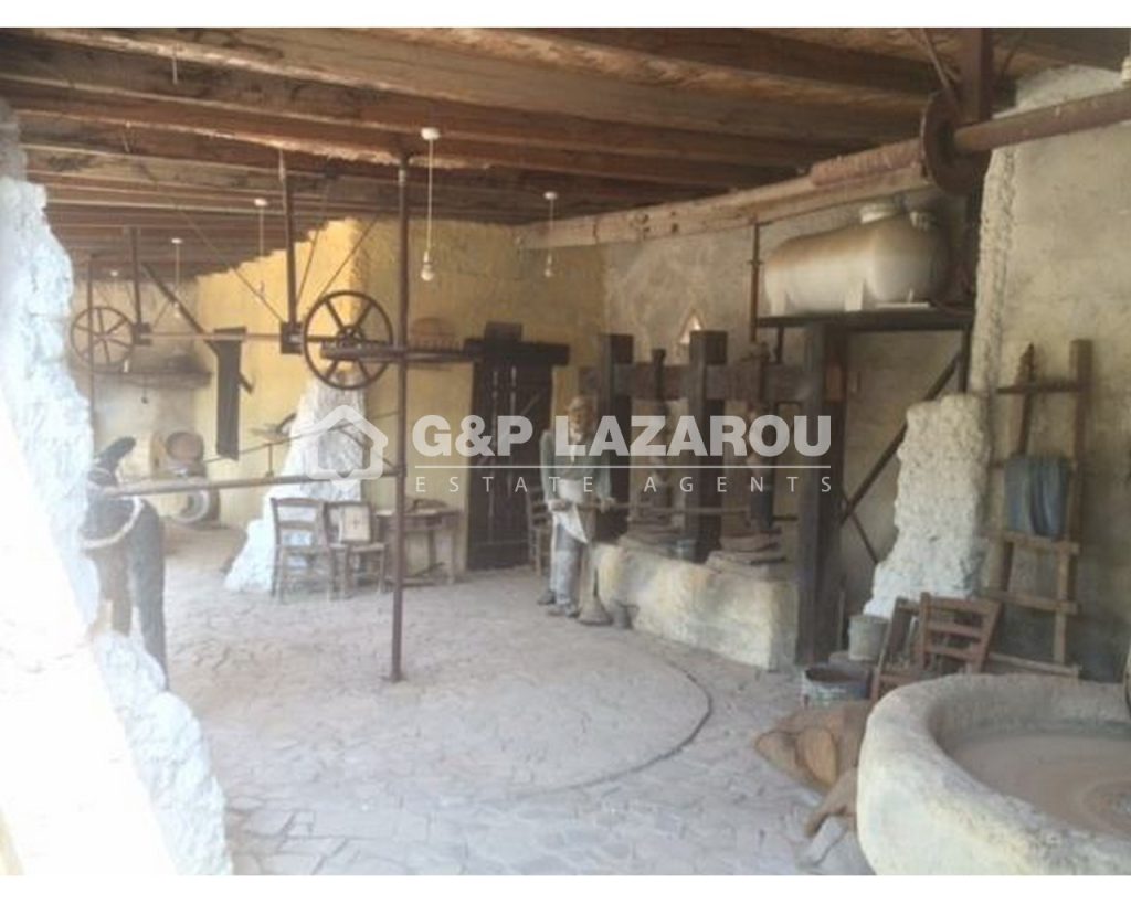 580m² Building for Sale in Anogyra, Limassol District