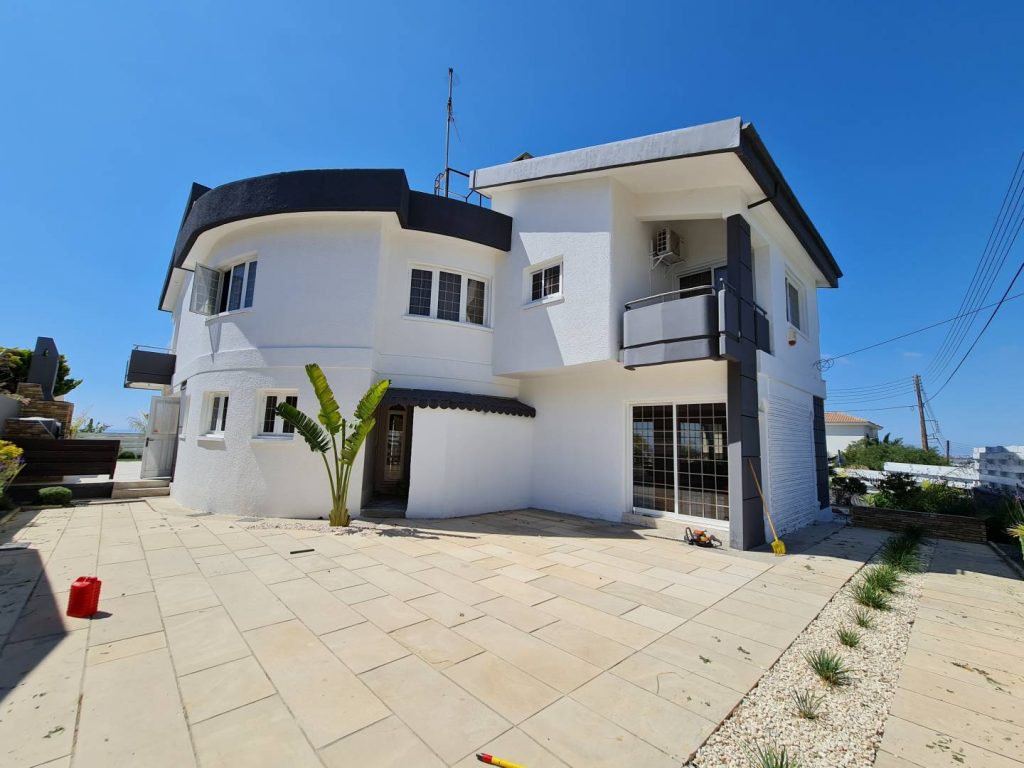 4 Bedroom House for Sale in Limassol – Agia Fyla