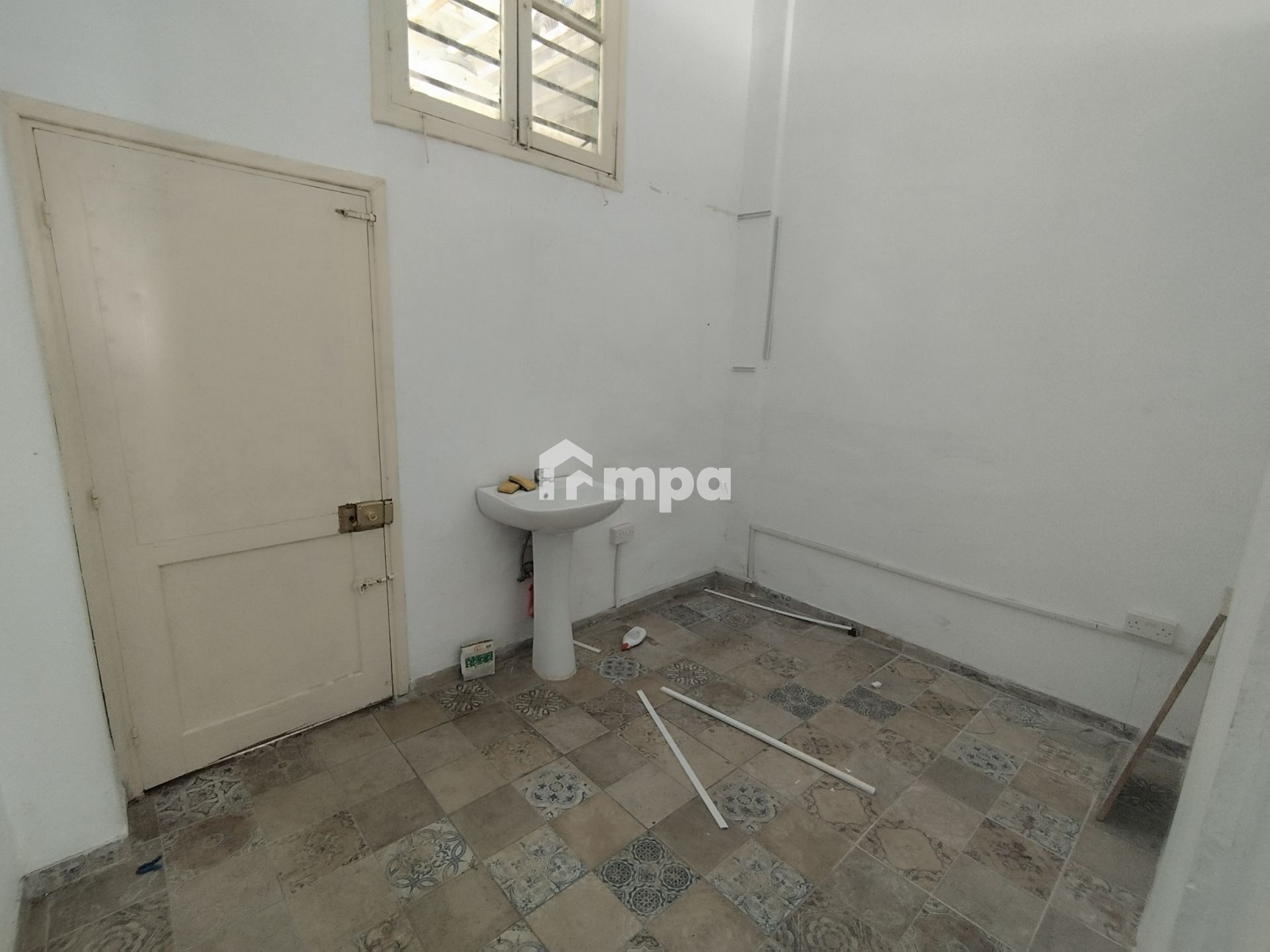 40m² Commercial for Rent in Nicosia District