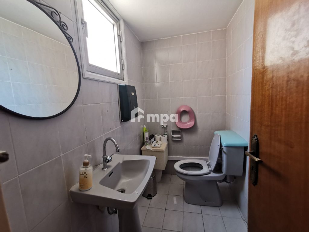 300m² Office for Rent in Nicosia District