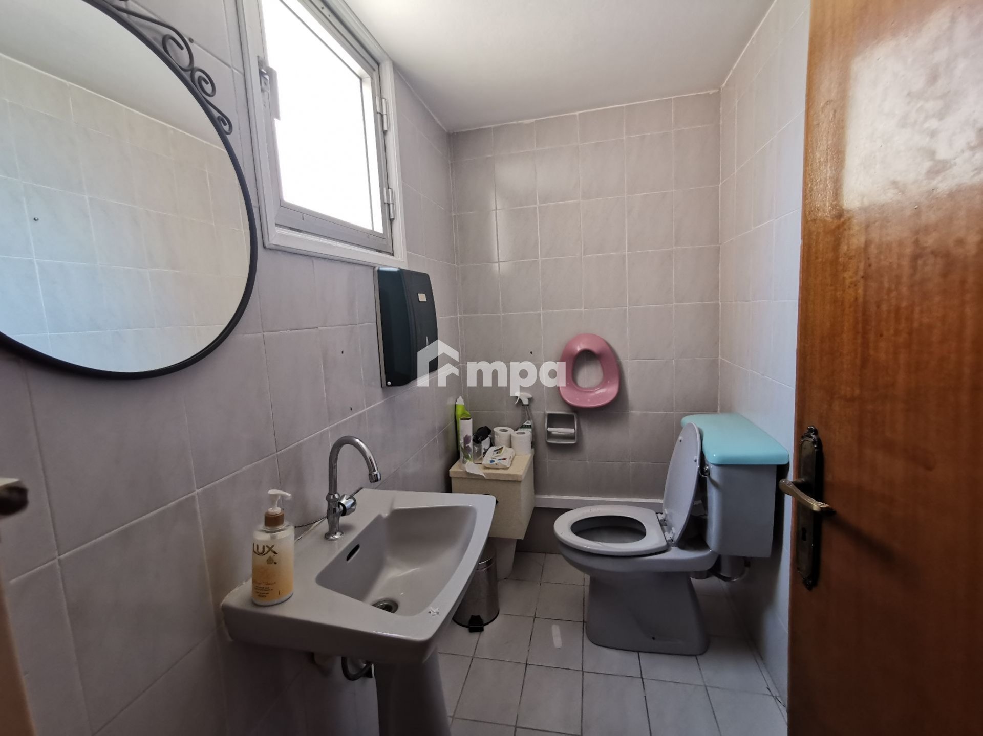 300m² Office for Rent in Nicosia District