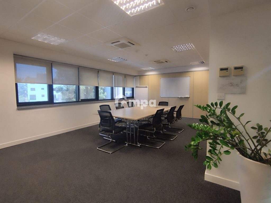 18m² Office for Rent in Engomi, Nicosia District