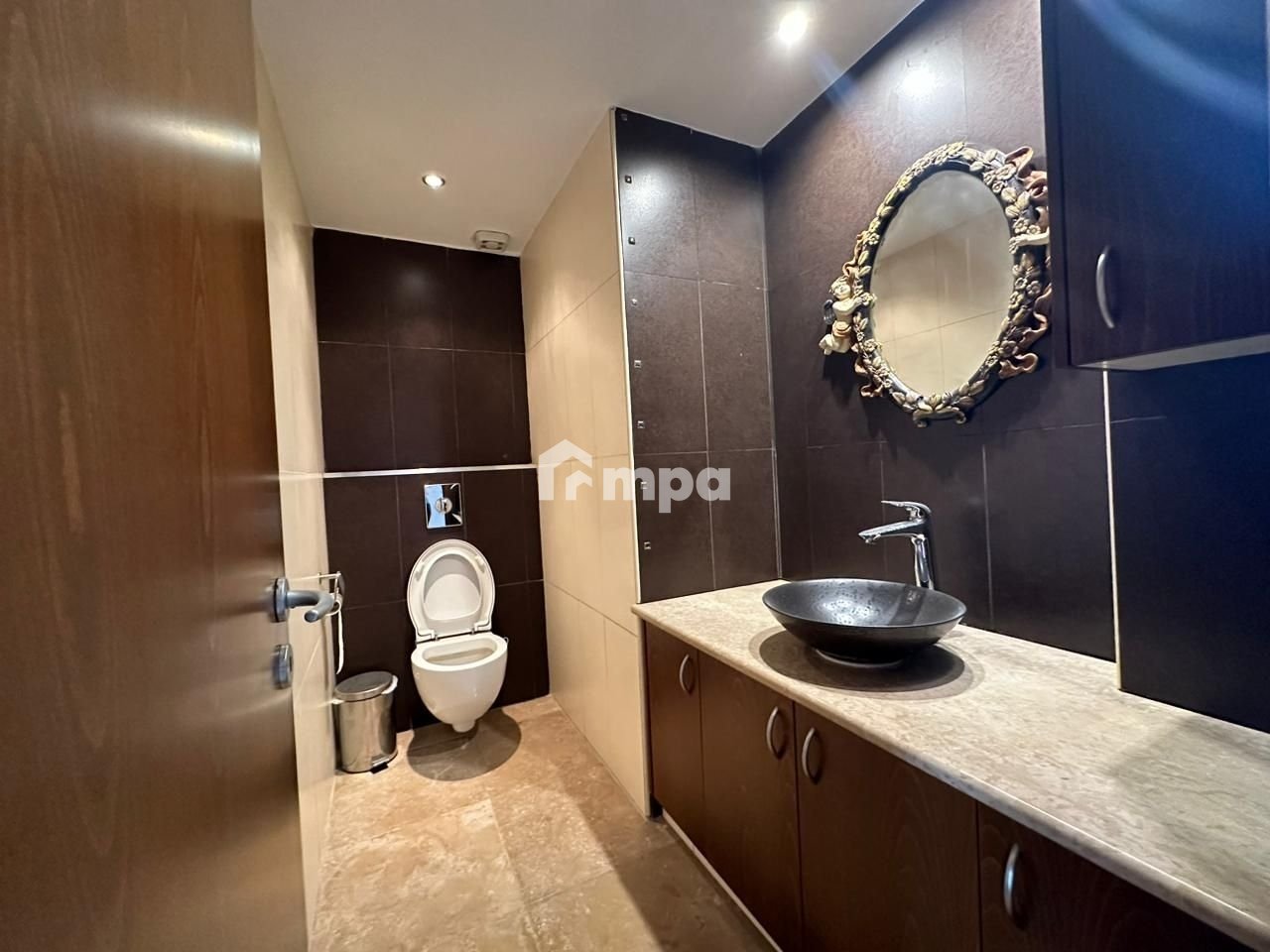 250m² Office for Rent in Agios Dometios, Nicosia District