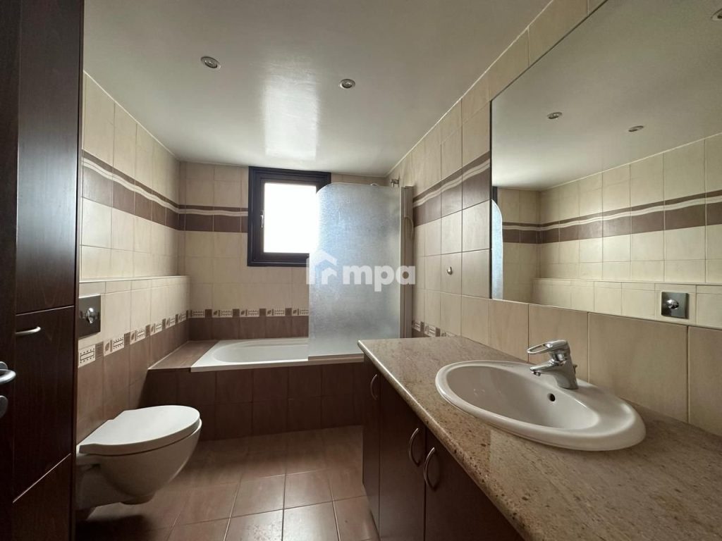 250m² Office for Rent in Agios Dometios, Nicosia District