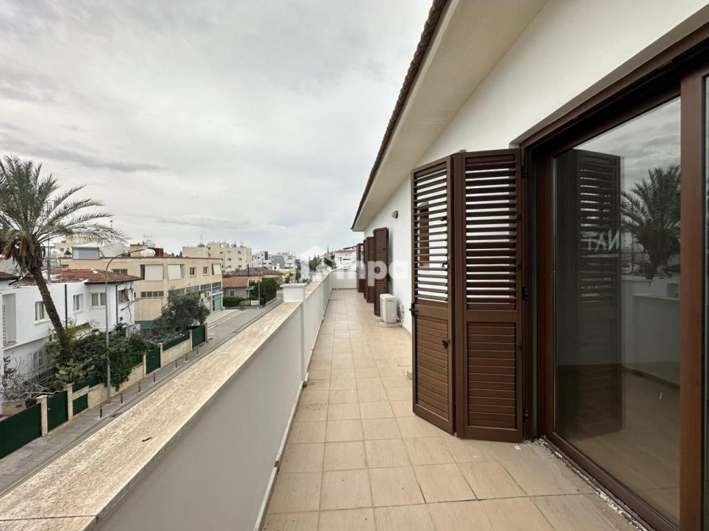 250m² Office for Rent in Agios Dometios, Nicosia District