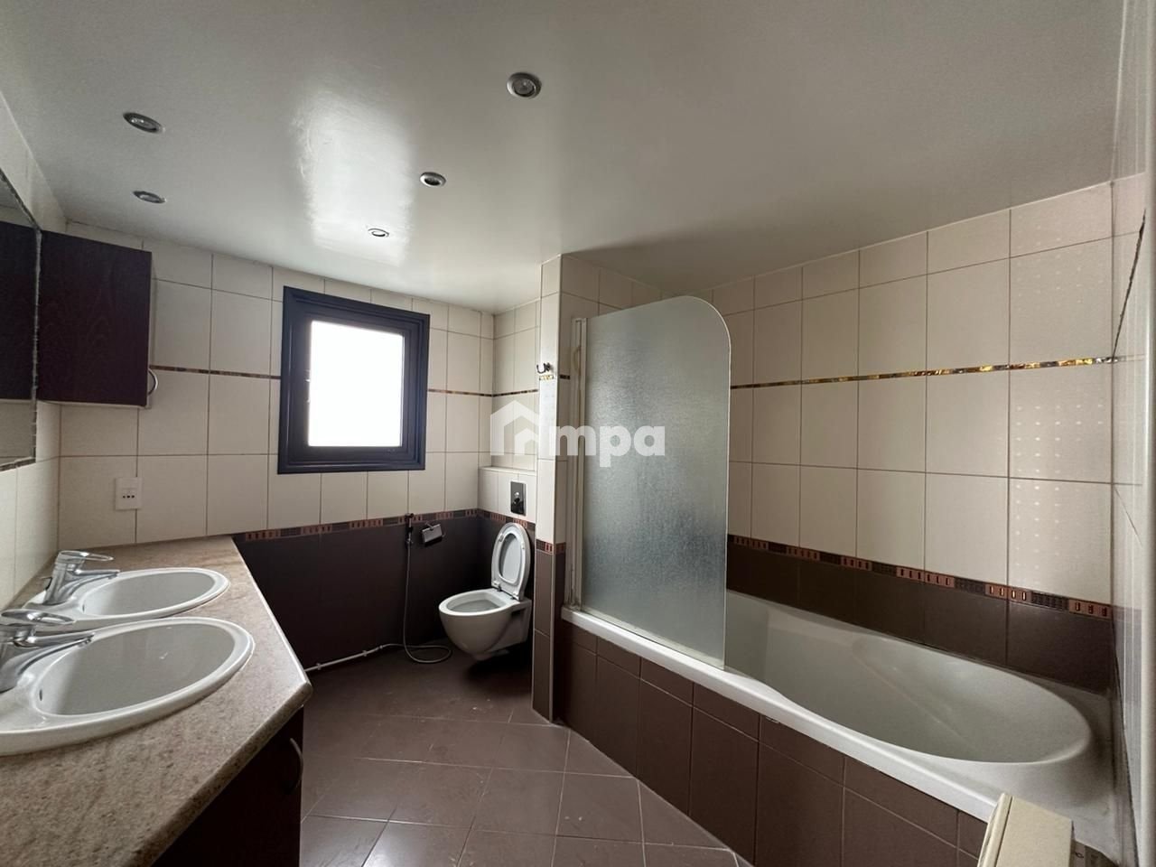 250m² Office for Rent in Agios Dometios, Nicosia District