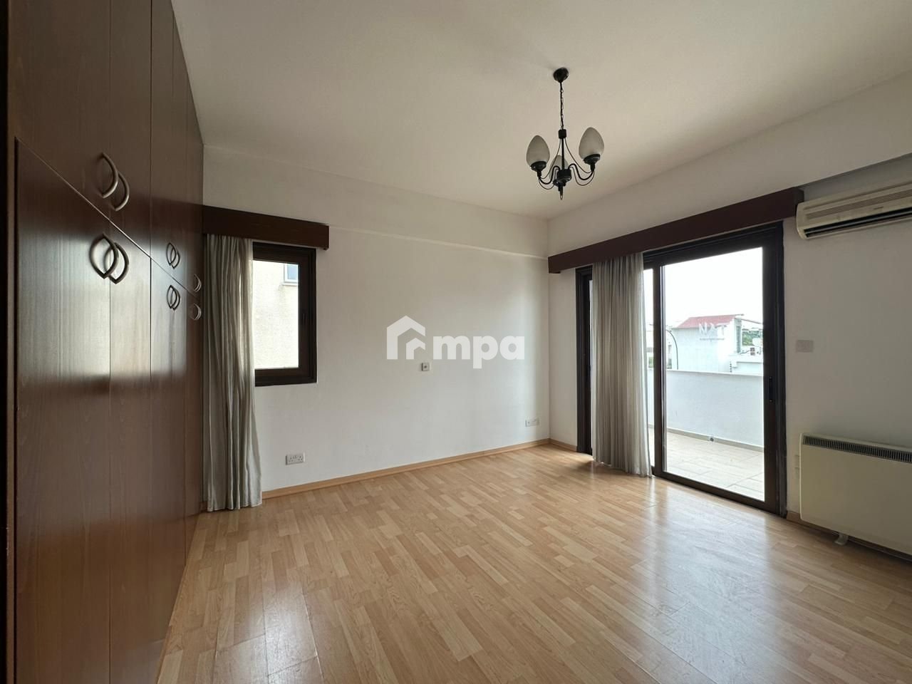 250m² Office for Rent in Agios Dometios, Nicosia District