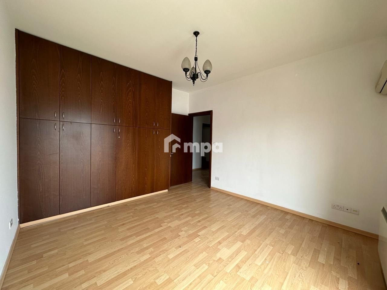 250m² Office for Rent in Agios Dometios, Nicosia District