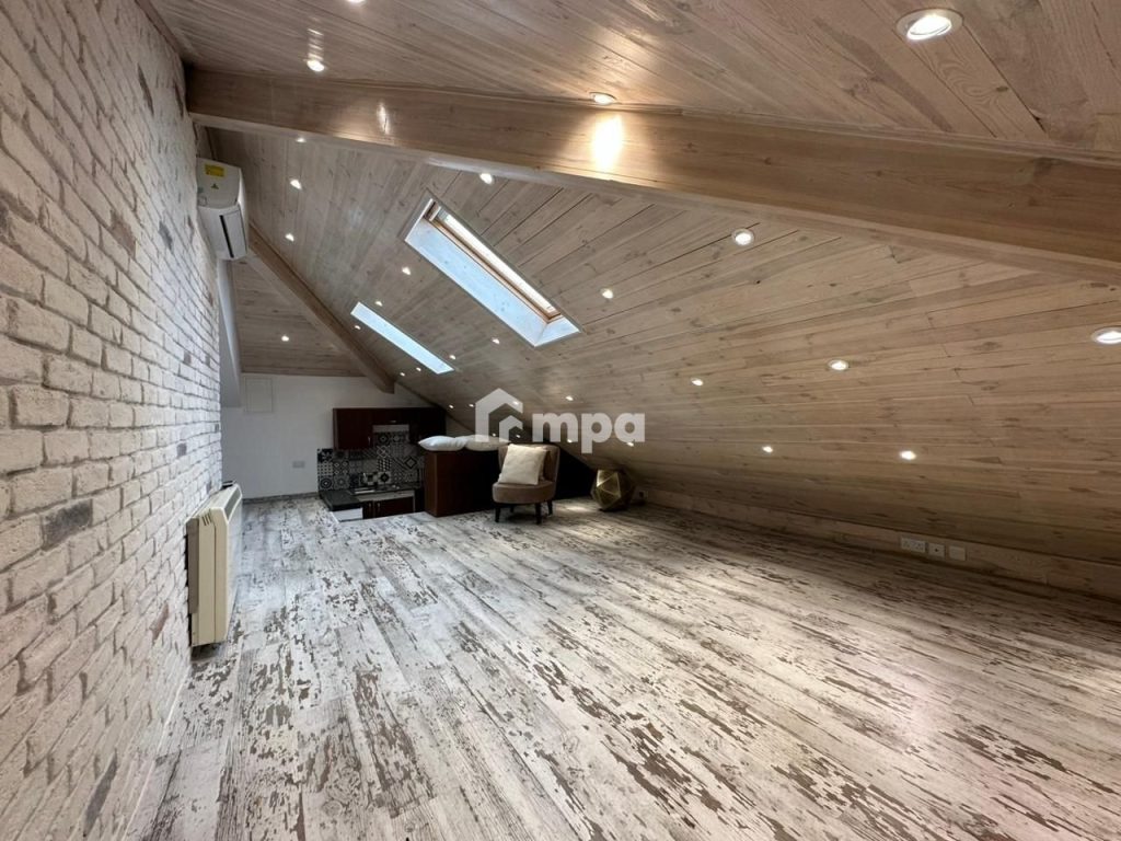 250m² Office for Rent in Agios Dometios, Nicosia District
