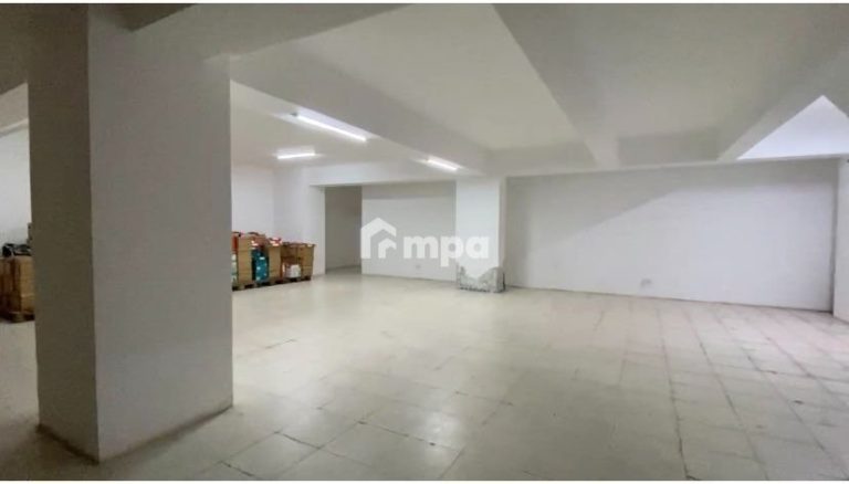 400m² Building for Rent in Agioi Omologites, Nicosia District