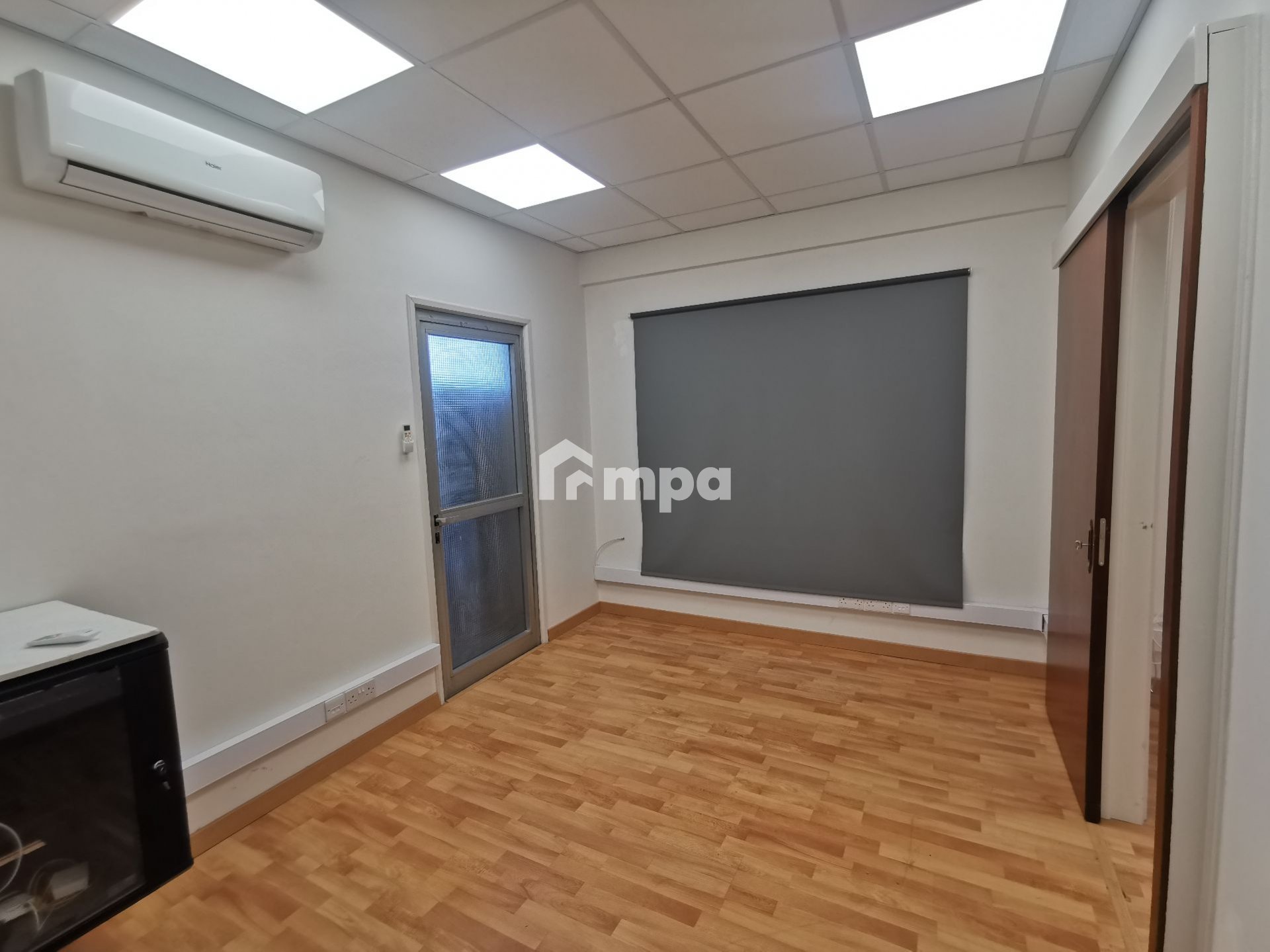 70m² Office for Rent in Agioi Omologites, Nicosia District