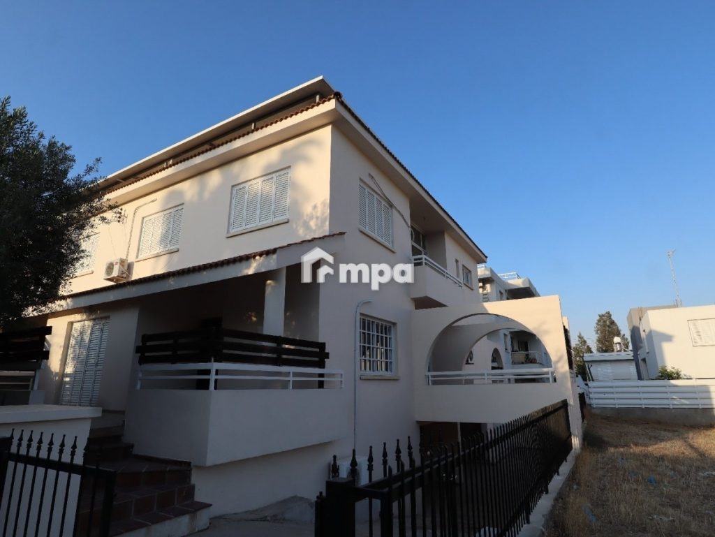 3 Bedroom House for Sale in Strovolos, Nicosia District