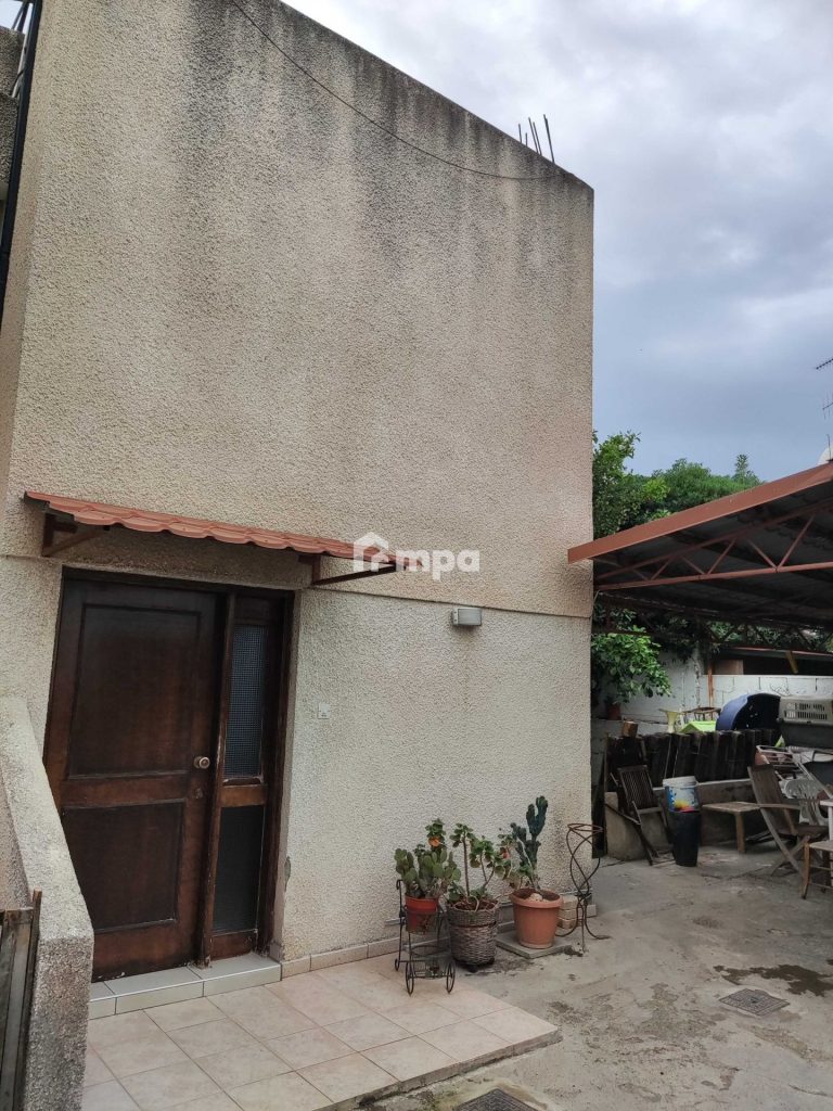 3 Bedroom House for Sale in Strovolos, Nicosia District