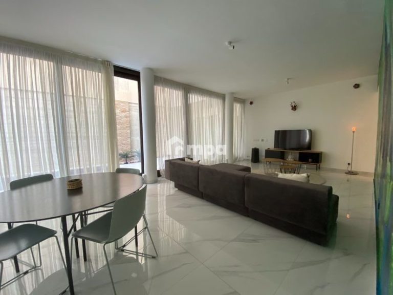 4 Bedroom House for Sale in Strovolos, Nicosia District