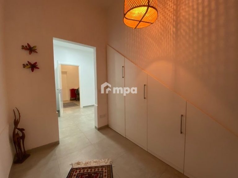 4 Bedroom House for Sale in Strovolos, Nicosia District