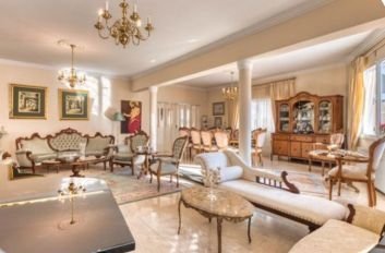 6+ Bedroom House for Sale in Larnaca – City Center