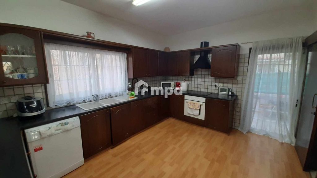 4 Bedroom House for Sale in Engomi, Nicosia District