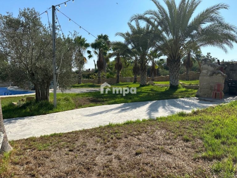 1750m² Commercial for Sale in Tseri, Nicosia District