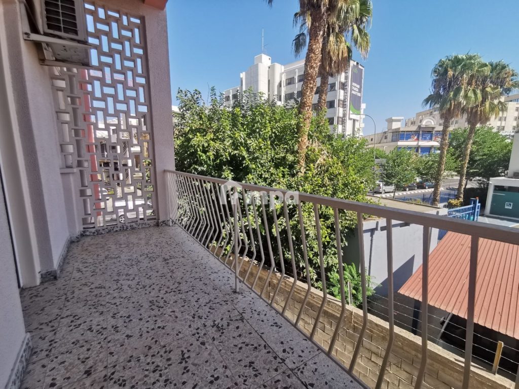 70m² Office for Rent in Agioi Omologites, Nicosia District