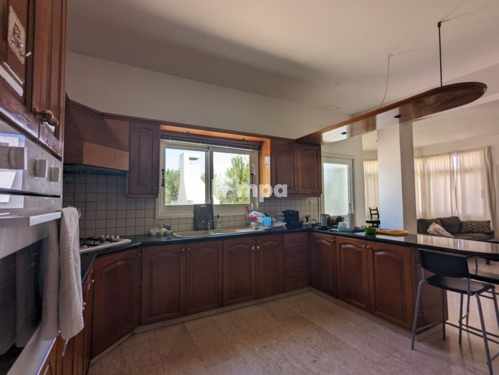 6+ Bedroom House for Sale in Ergates, Nicosia District