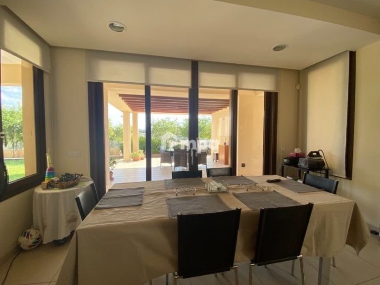 Cheap Houses and Villas for Sale Nicosia up to 800000 euro