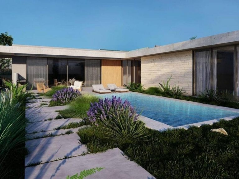 4 Bedroom House for Sale in Sea Caves, Paphos District