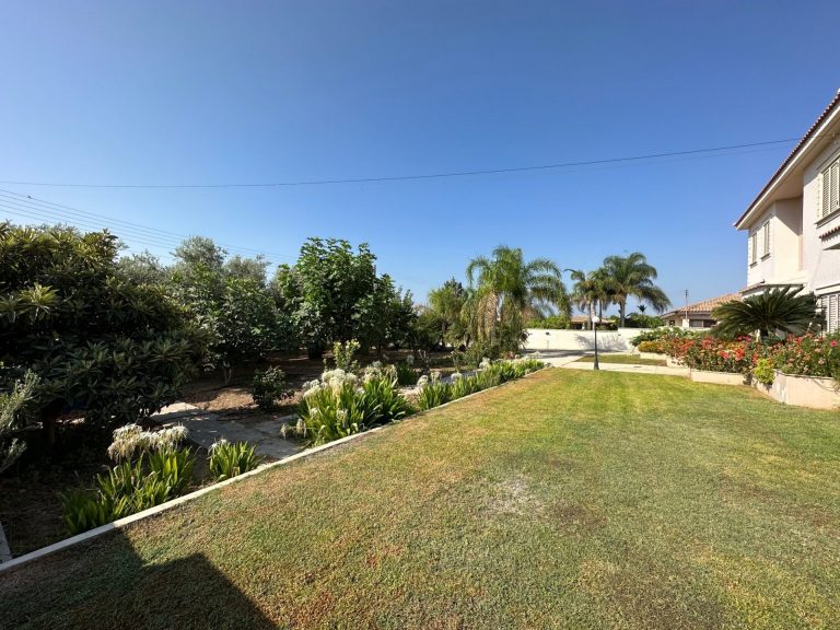 5 Bedroom House for Sale in Ypsonas, Limassol District