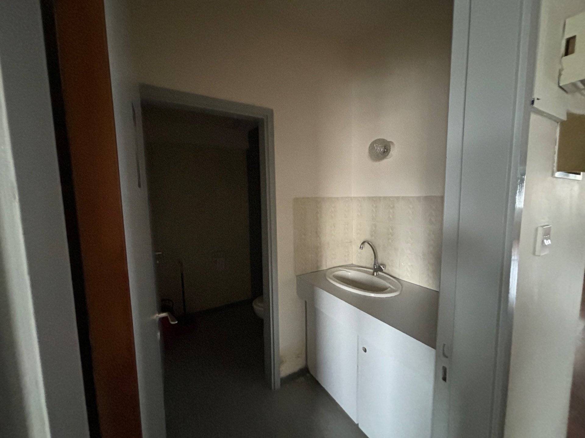 100m² Office for Rent in Limassol – Agia Zoni