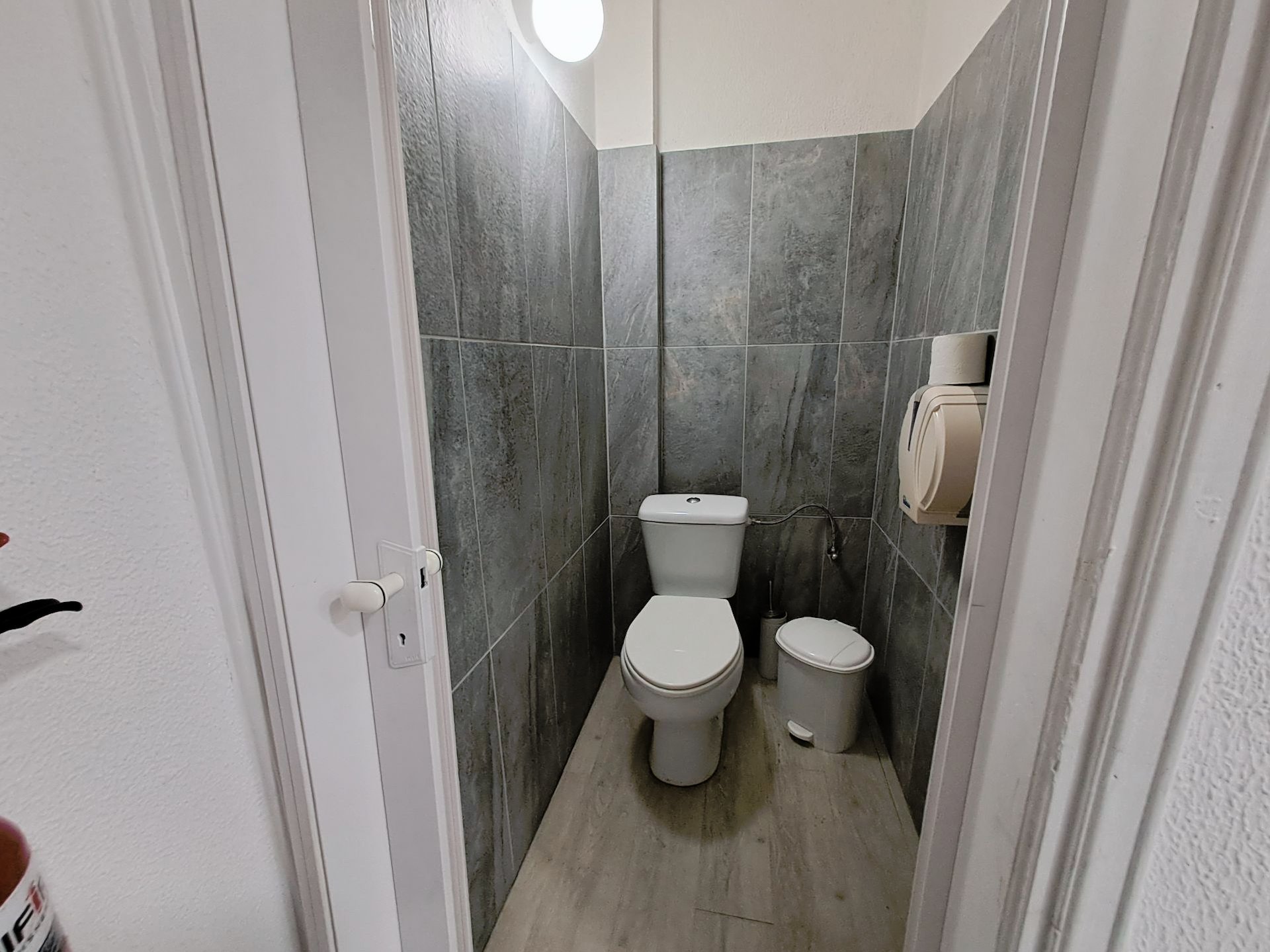 100m² Commercial for Rent in Limassol – Zakaki