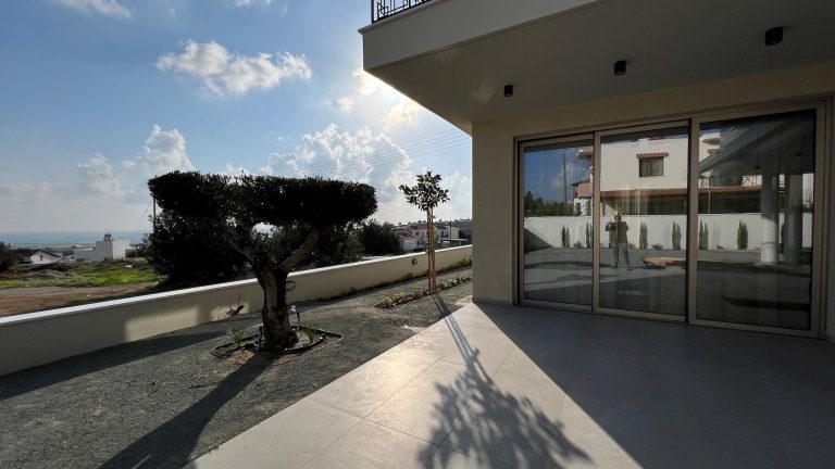 3 Bedroom House for Sale in Episkopi Lemesou, Limassol District