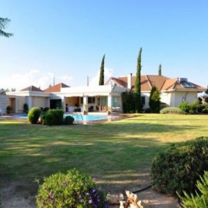 4 Bedroom House for Sale in Erimi, Limassol District