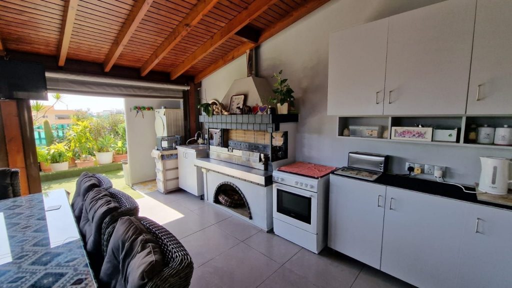 3 Bedroom Apartment for Rent in Limassol – Mesa Geitonia
