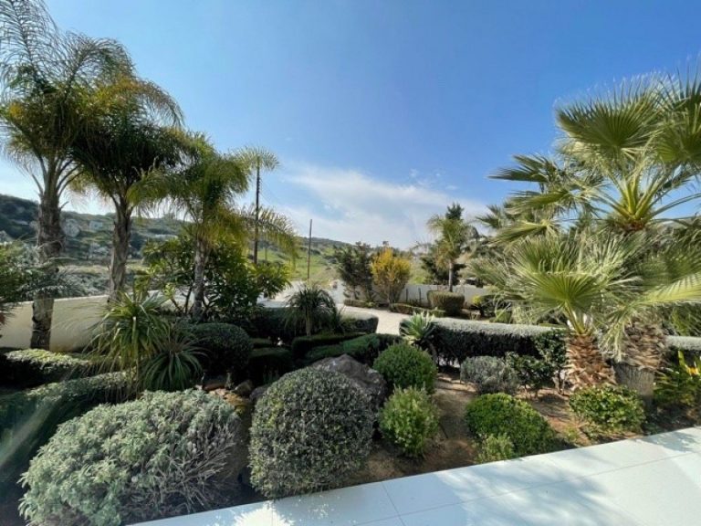 5 Bedroom House for Sale in Parekklisia, Limassol District