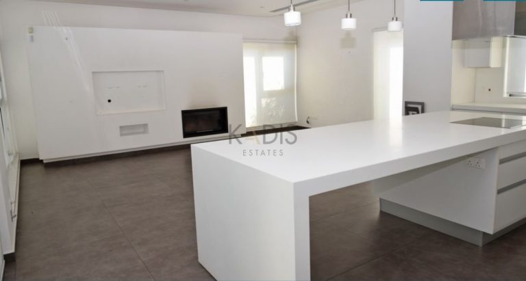4 Bedroom Villa for Sale in Engomi, Nicosia District