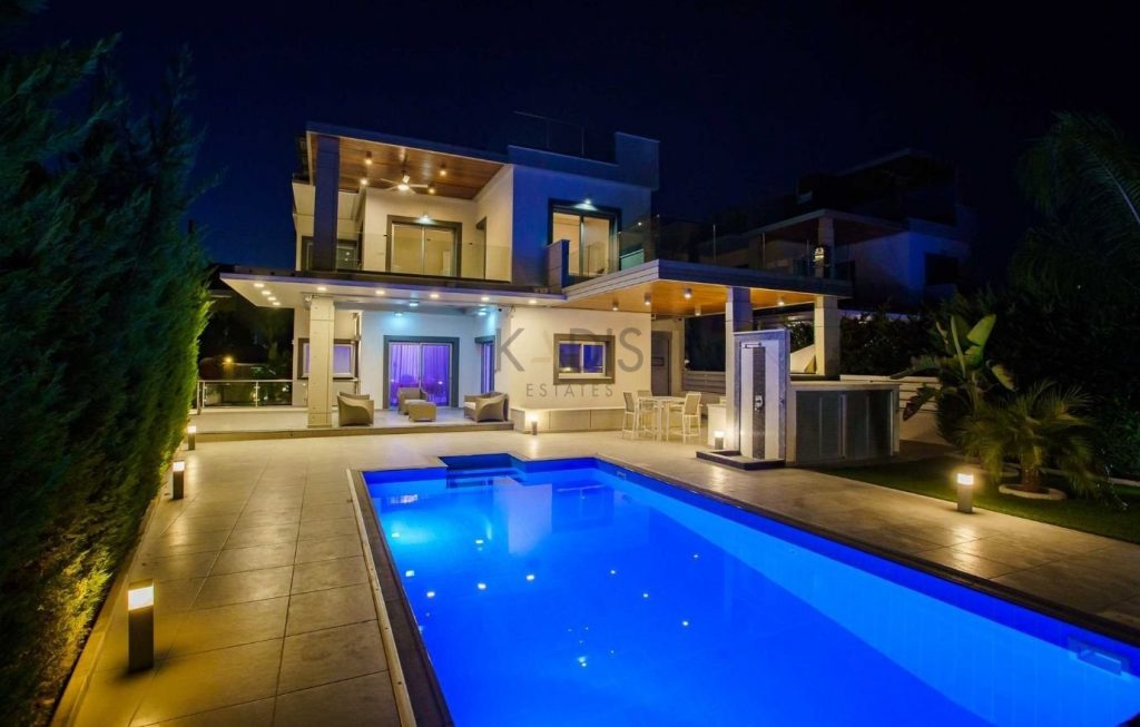 4 Bedroom House for Sale in Agios Tychonas, Limassol District