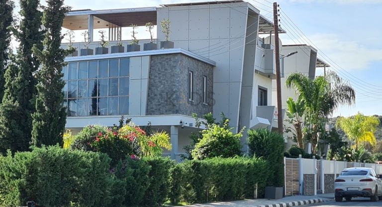 4 Bedroom House for Sale in Agios Tychonas, Limassol District