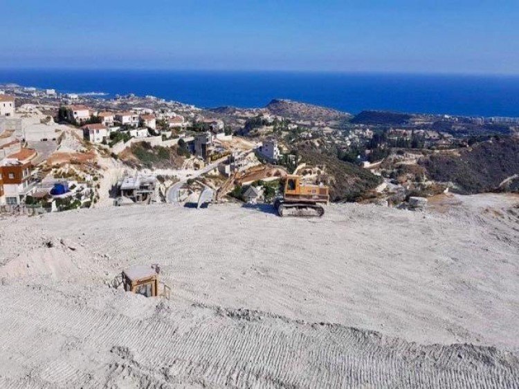 867m² Plot for Sale in Agios Tychonas, Limassol District