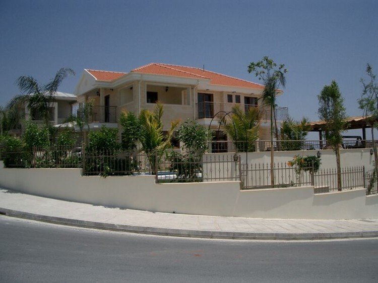 6+ Bedroom House for Sale in Kefalokremmos, Limassol District