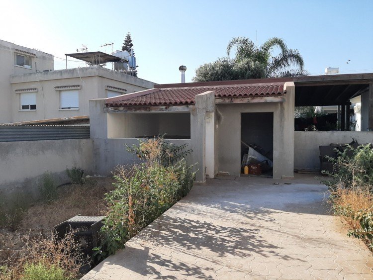 5 Bedroom House for Sale in Trachoni Lemesou, Limassol District