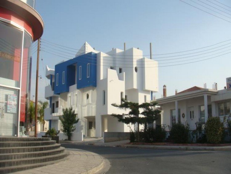 735m² Building for Sale in Paphos – Anavargos