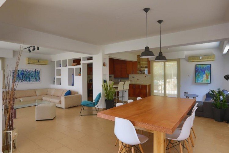 3 Bedroom House for Sale in Kissonerga, Paphos District