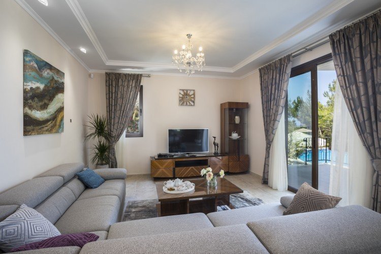 4 Bedroom House for Sale in Argaka, Paphos District