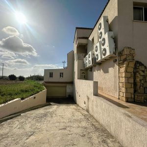 521m² Commercial for Sale in Timi, Paphos District