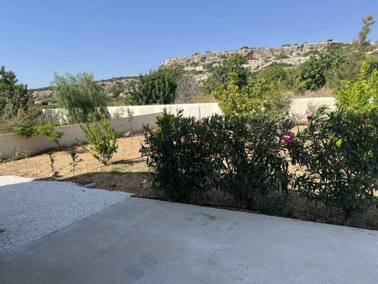 3 Bedroom House for Sale in Peyia, Paphos District