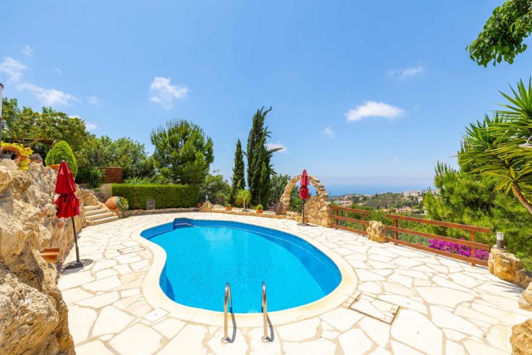 3 Bedroom House for Sale in Kamares, Paphos District