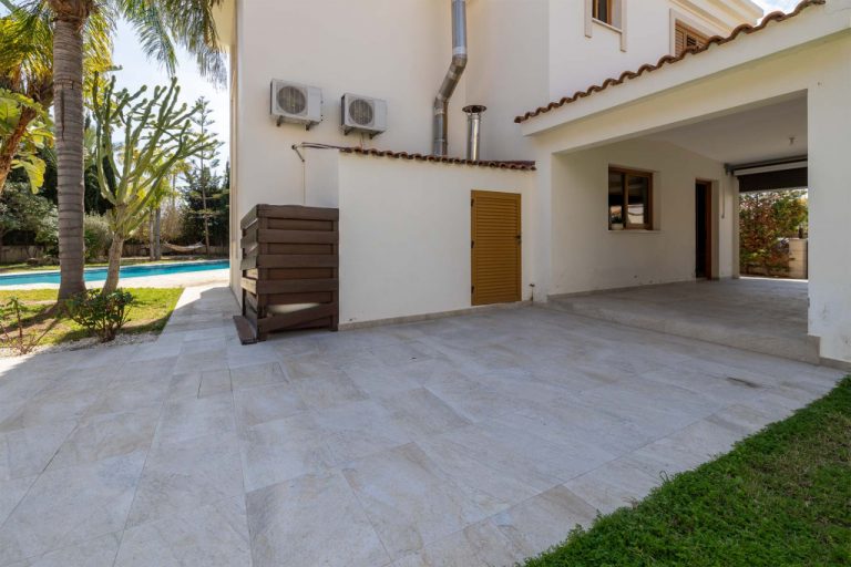 5 Bedroom Villa for Sale in Larnaca District