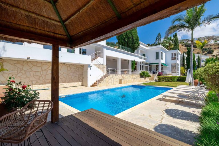 6+ Bedroom House for Sale in Pegeia, Paphos District