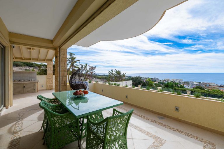 5 Bedroom Villa for Sale in Sea Caves, Paphos District